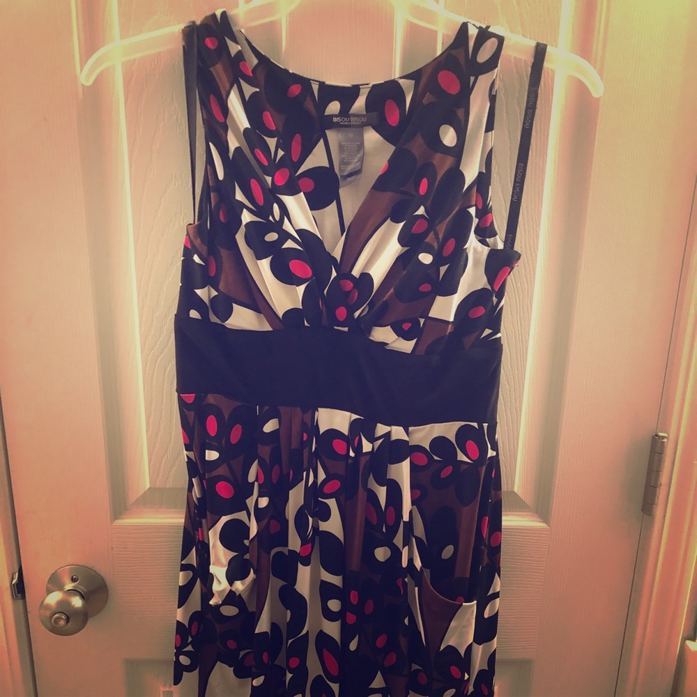 Size 10 Bisou Bisou Dress with Pockets!